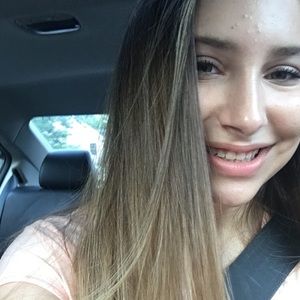 Meet your Posher, Daniela